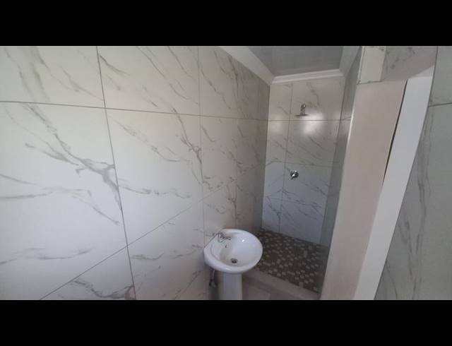 2 BEDROOM PROPERTY TO RENT IN CLAREMONT